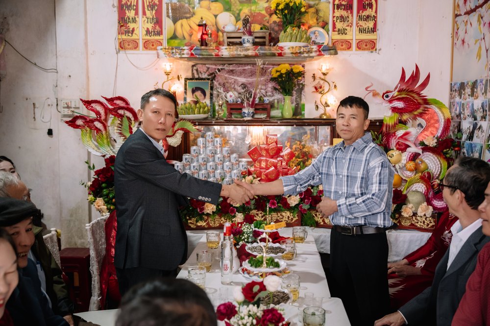 Ảnh cưới studio ánh sáng mềm