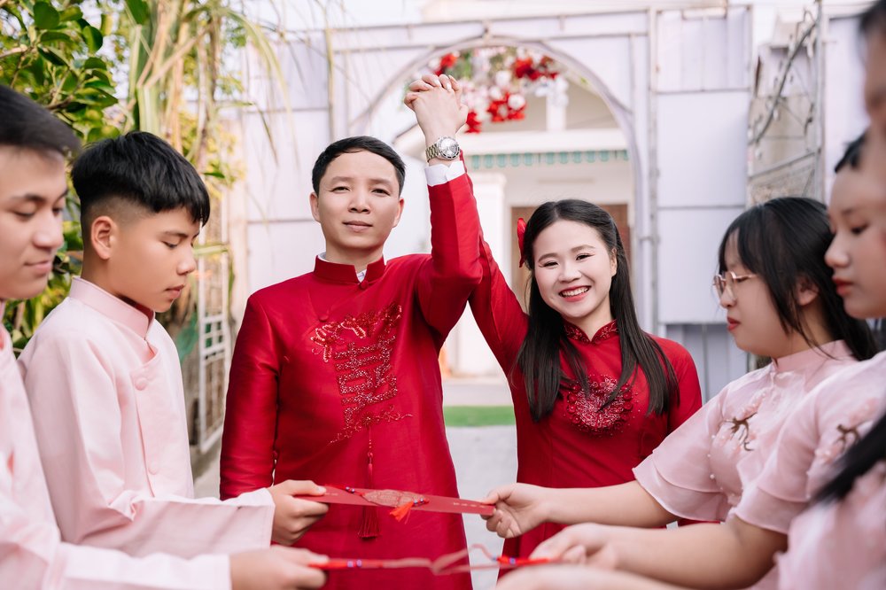 Ảnh cưới studio ánh sáng mềm