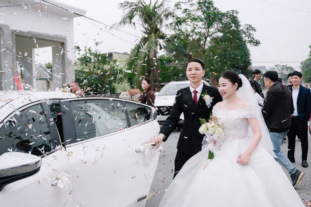 Ảnh cưới studio ánh sáng mềm