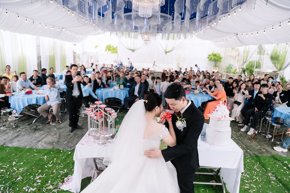 Ảnh cưới studio ánh sáng mềm