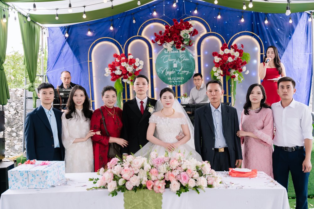 Ảnh cưới studio ánh sáng mềm